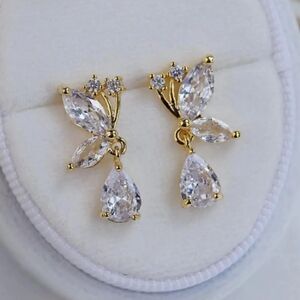 Diamond butterfly stud earrings N174